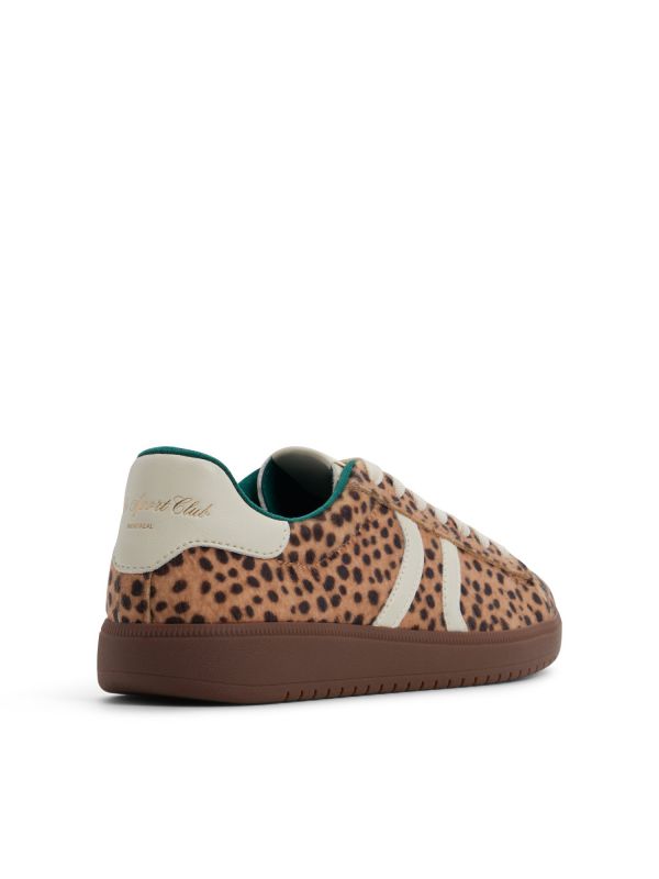 CHICSNEAKER2 - נעלי סניקרס רטרו דוגמת נחש לנשים