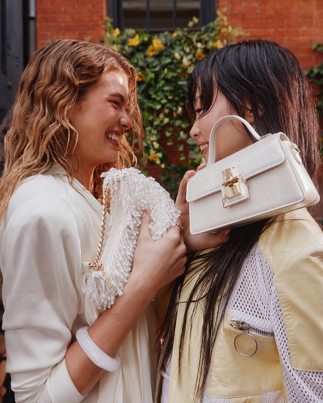 The bags that goes everywhere. 
Designed for workdays, weekends and beyond.